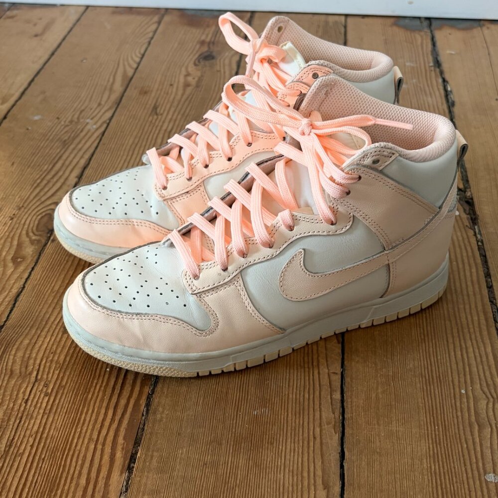 Nike Dunk High: Crimson Tint Size:7.5W